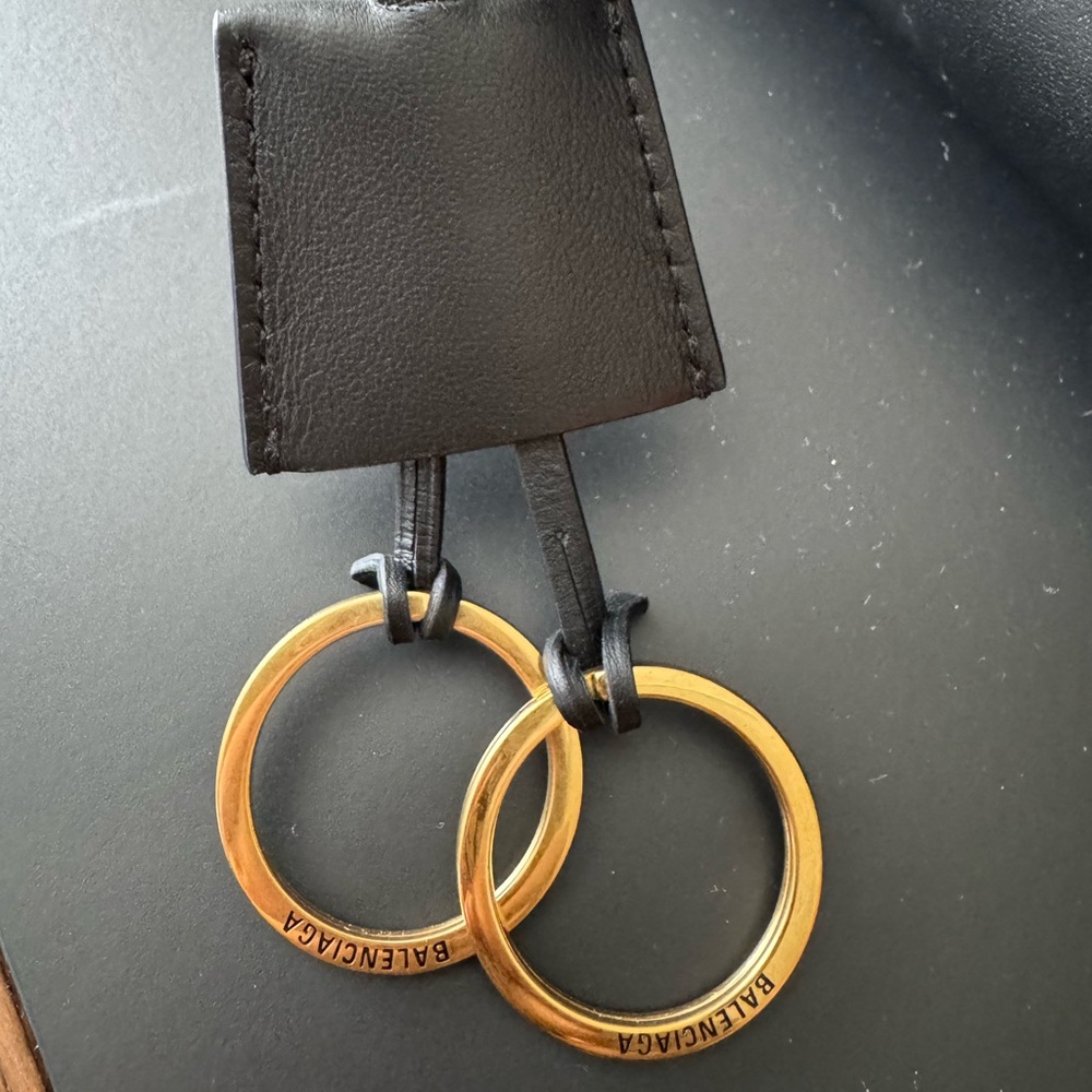 Balenciaga Hamptons XL - Picture 17 of 17